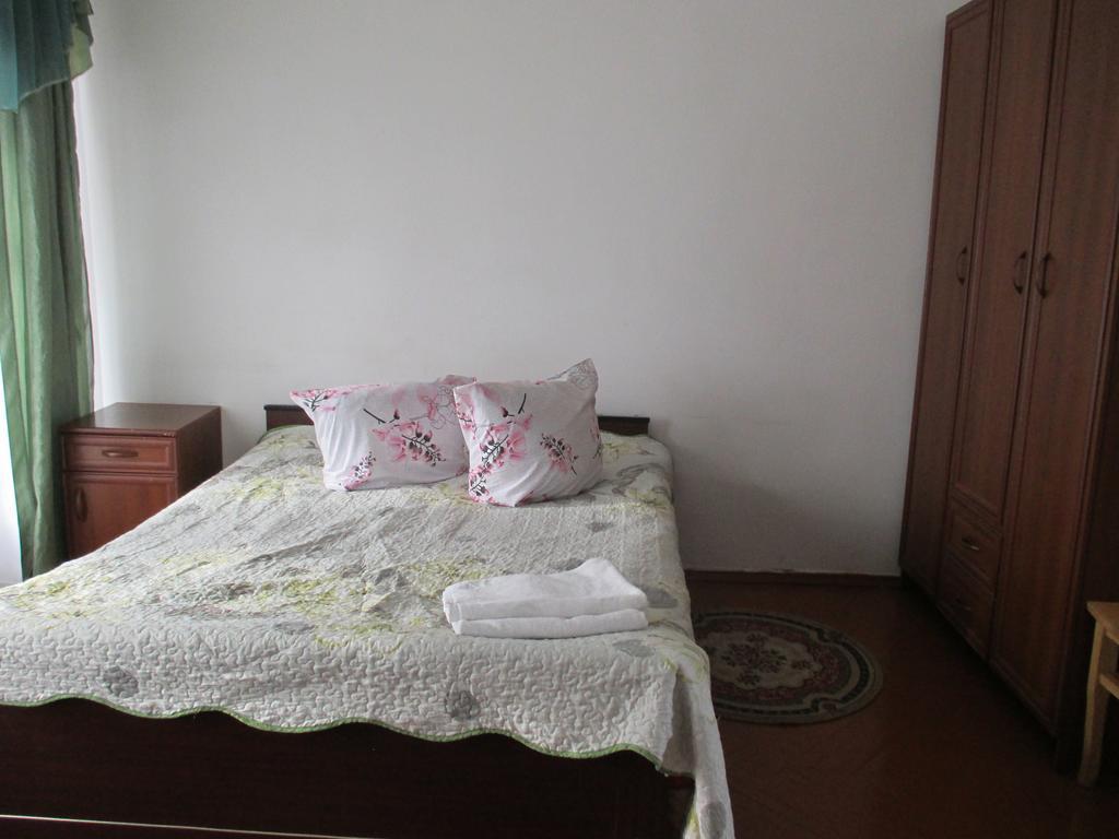 Otel Issyk-Kul Karakol Exteriör bild