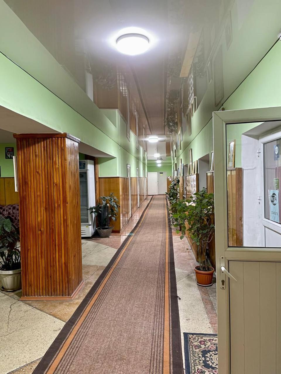 Otel Issyk-Kul Karakol Exteriör bild