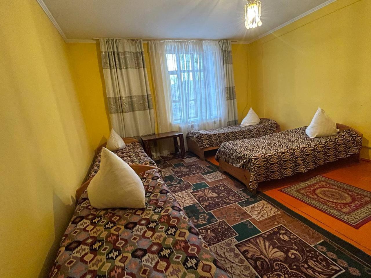 Otel Issyk-Kul Karakol Exteriör bild