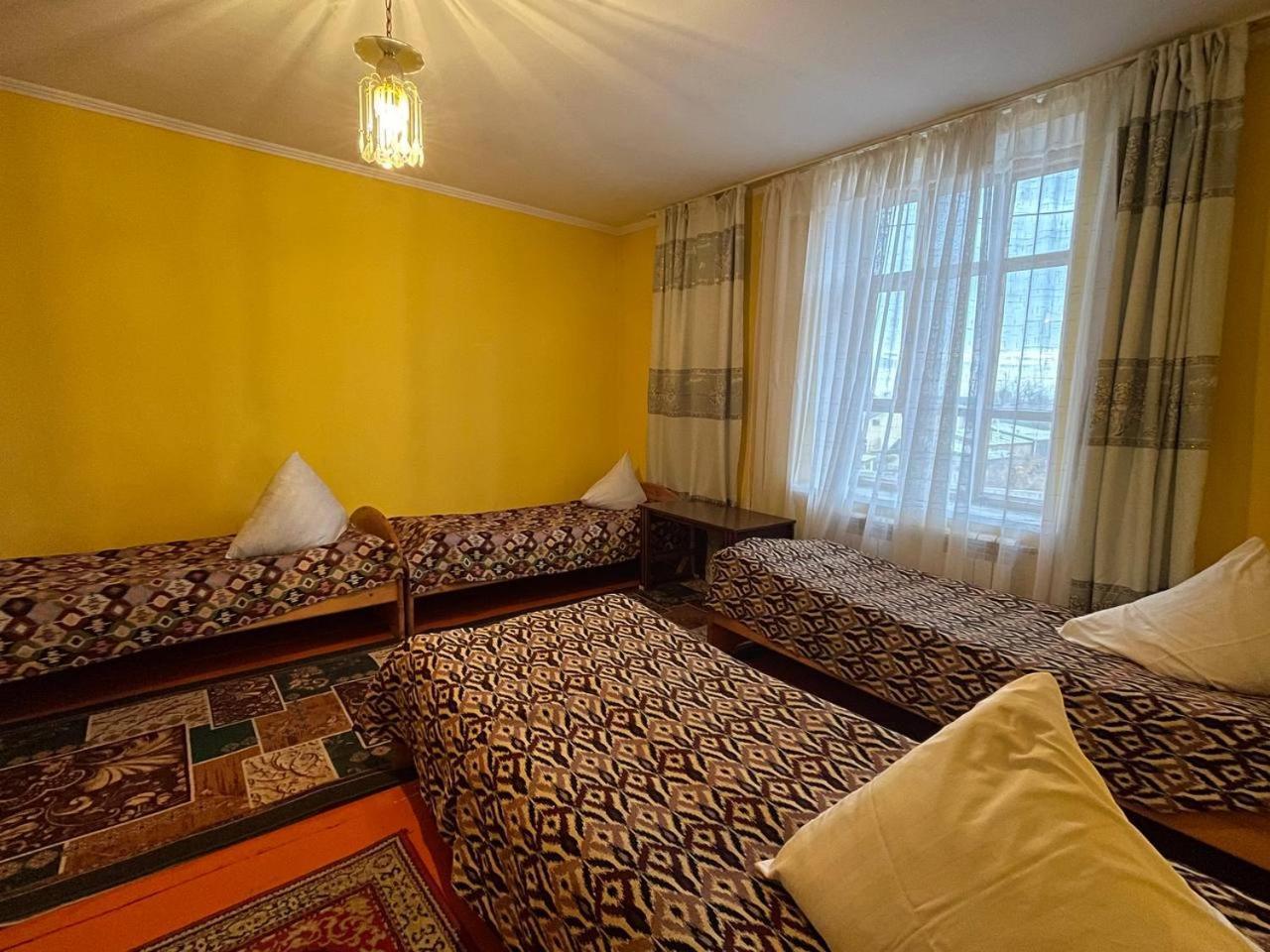 Otel Issyk-Kul Karakol Exteriör bild