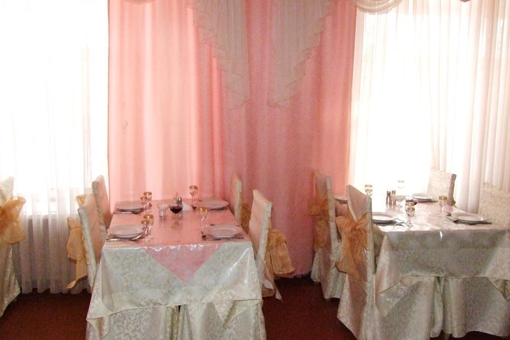 Otel Issyk-Kul Karakol Exteriör bild