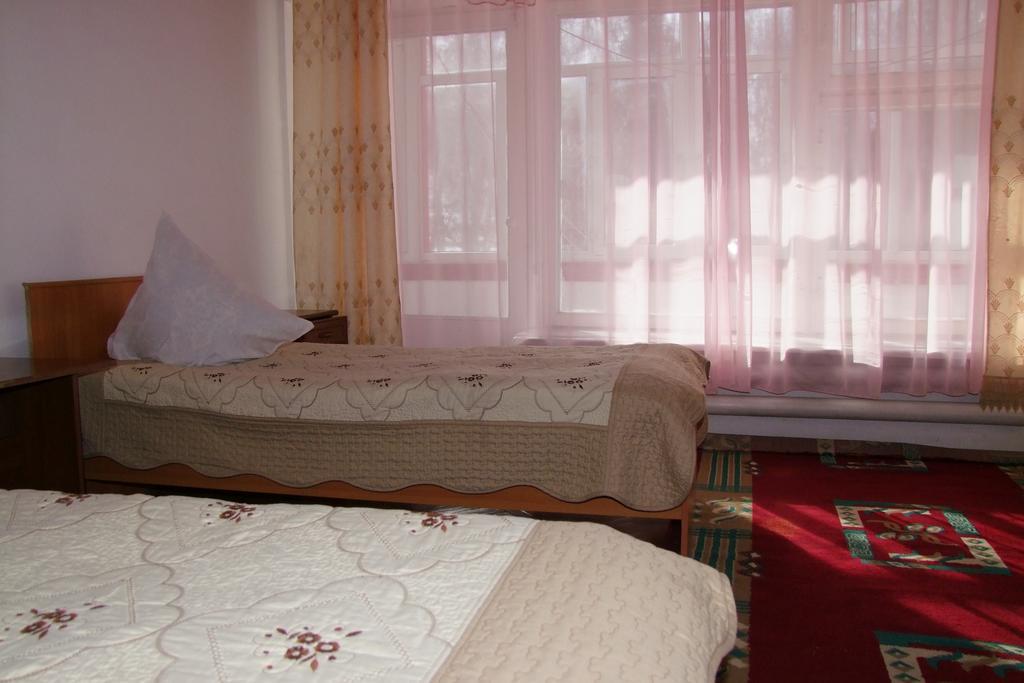 Otel Issyk-Kul Karakol Exteriör bild