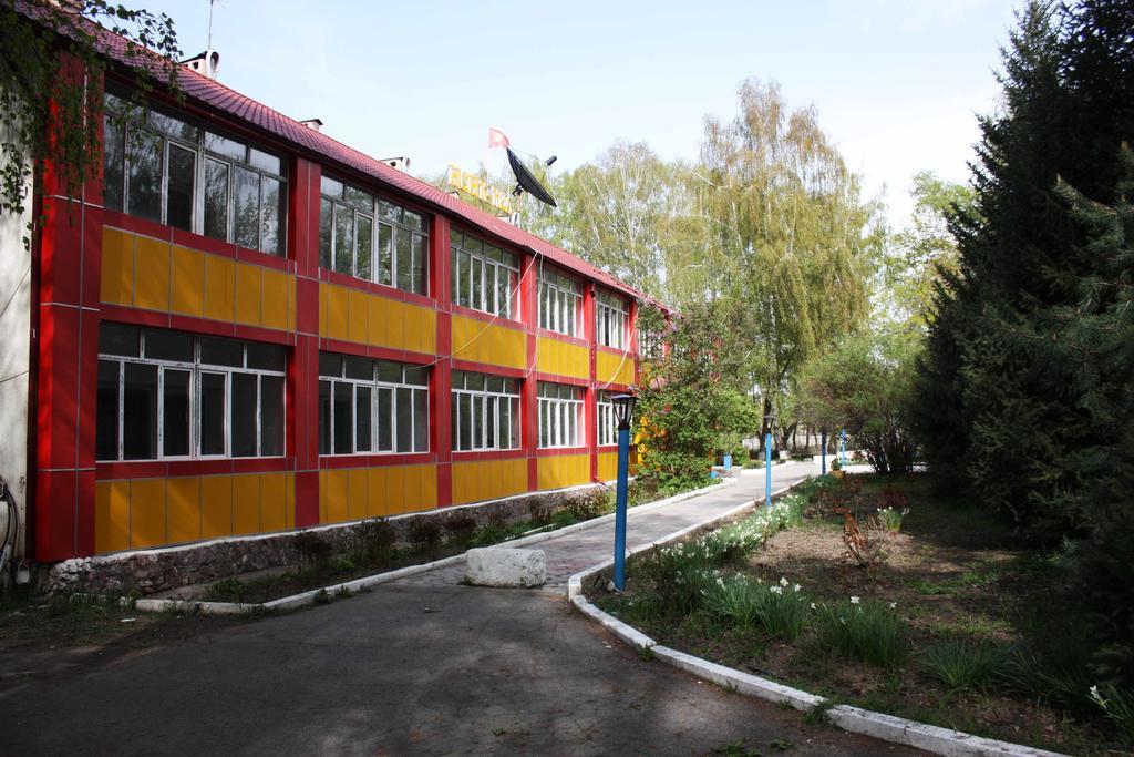 Otel Issyk-Kul Karakol Exteriör bild