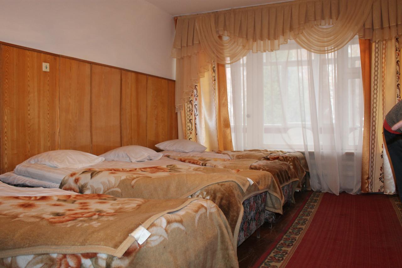 Otel Issyk-Kul Karakol Exteriör bild