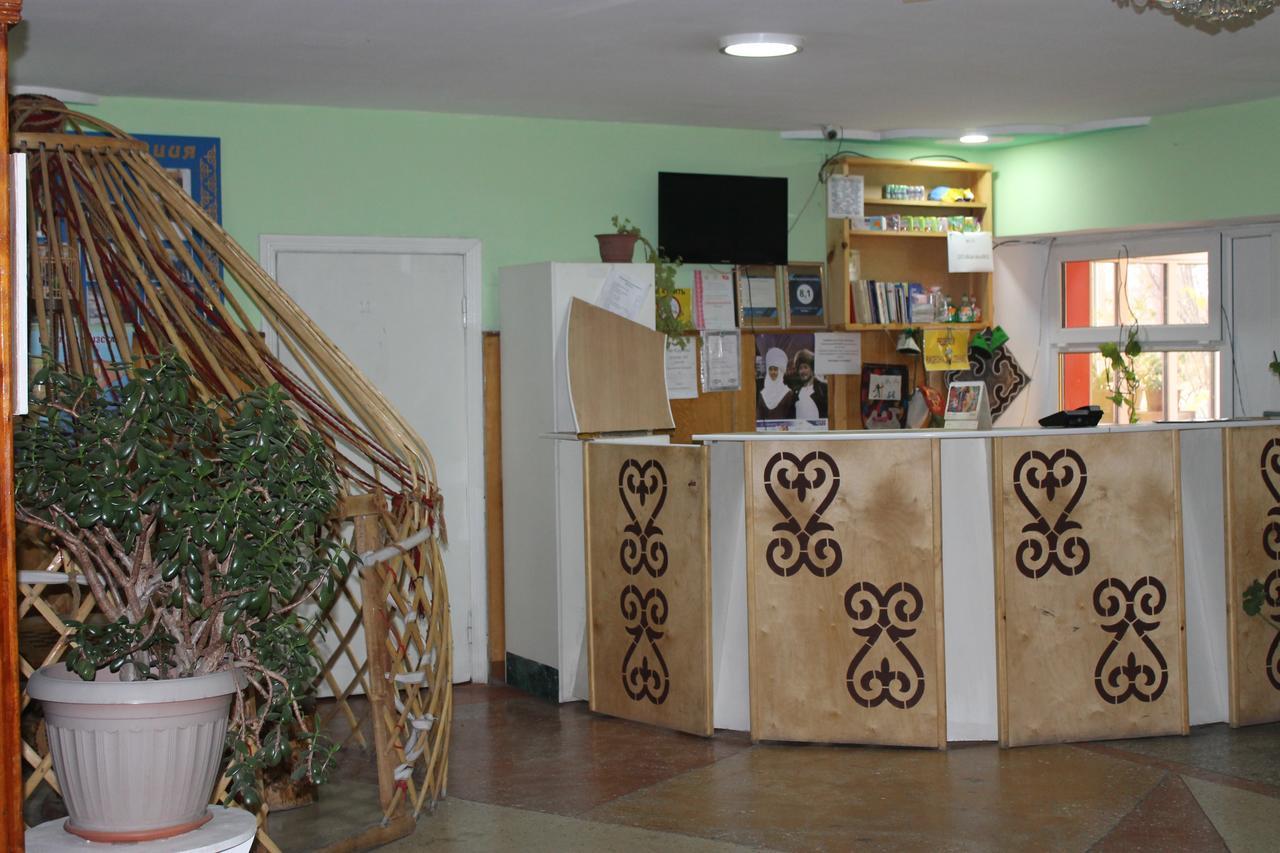 Otel Issyk-Kul Karakol Exteriör bild