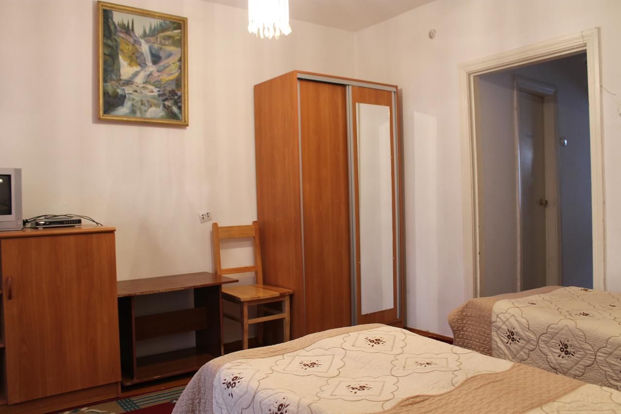 Otel Issyk-Kul Karakol Exteriör bild