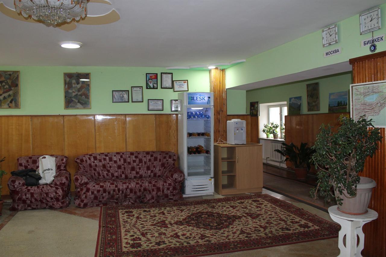 Otel Issyk-Kul Karakol Exteriör bild