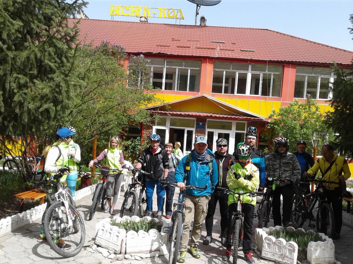 Otel Issyk-Kul Karakol Exteriör bild